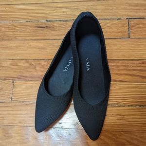 Vivaia Black Pointed Toe Flats Size 40 (9)